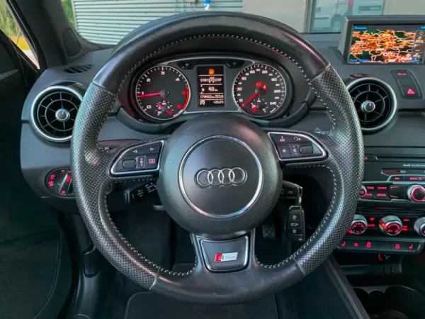 Audi A1 1.6 TDI S-line 9