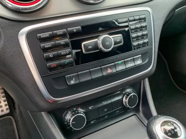 Mercedes-Benz CLA 200 CDi AMG Line 13