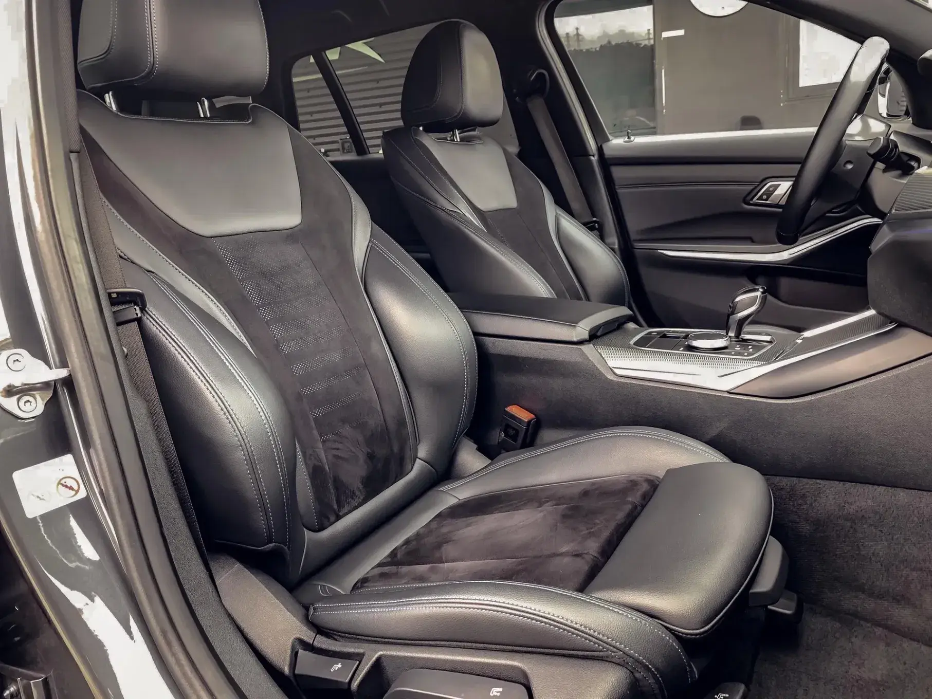 BMW 318 d Pack Desportivo M Auto 16