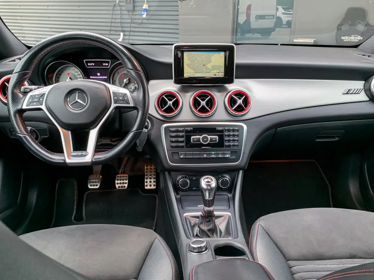 Mercedes-Benz CLA 200 CDi AMG Line 8