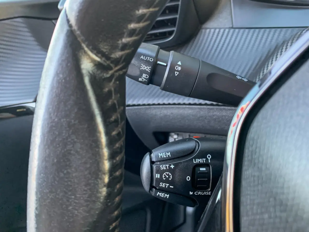 Peugeot 208 1.5 BlueHDi Active 17