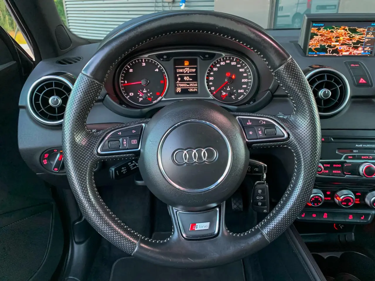 Audi A1 1.6 TDI S-line 9