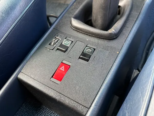 Mercedes-Benz 240 D 2.4 15