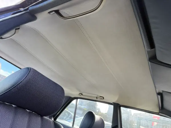 Mercedes-Benz 240 D 2.4 18