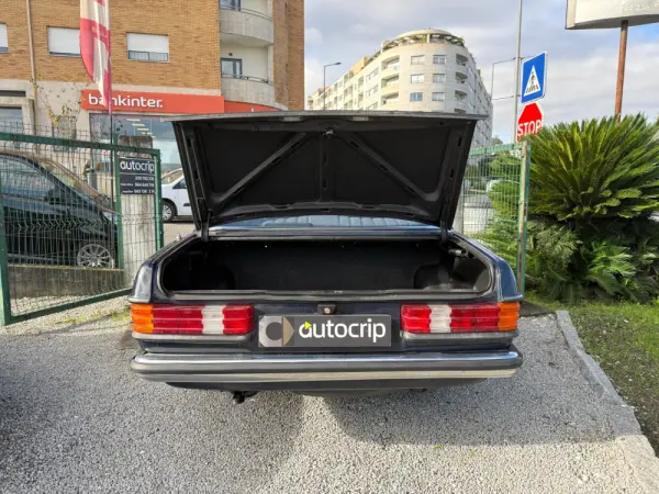 Mercedes-Benz 240 D 2.4 25