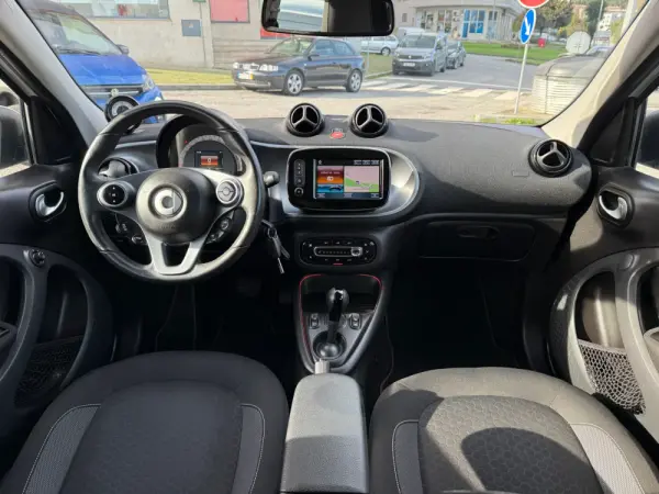 Smart ForFour EQ Passion 10