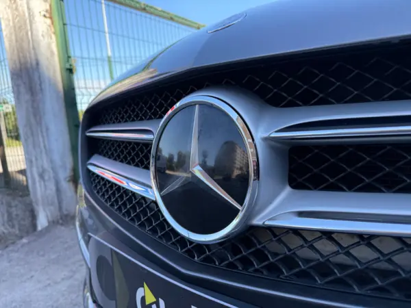 Mercedes-Benz A 180 AMG Line 4