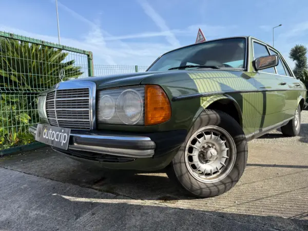 Mercedes-Benz W123 (1976-1986) 300 D 4