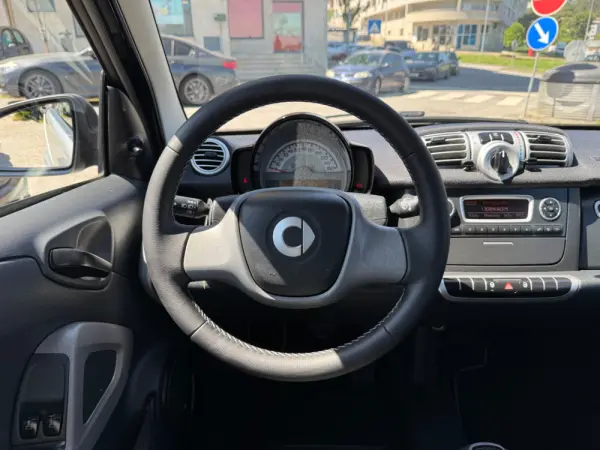 Smart ForTwo Coupé 1.0 mhd Pure 61 8