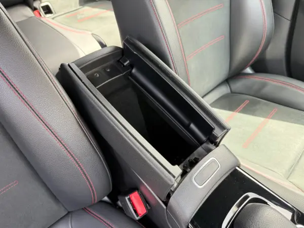 Mercedes-Benz A 180 d AMG Line Aut. 25