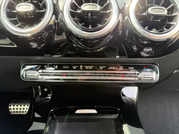 Mercedes-Benz A 180 d AMG Line Aut. 22