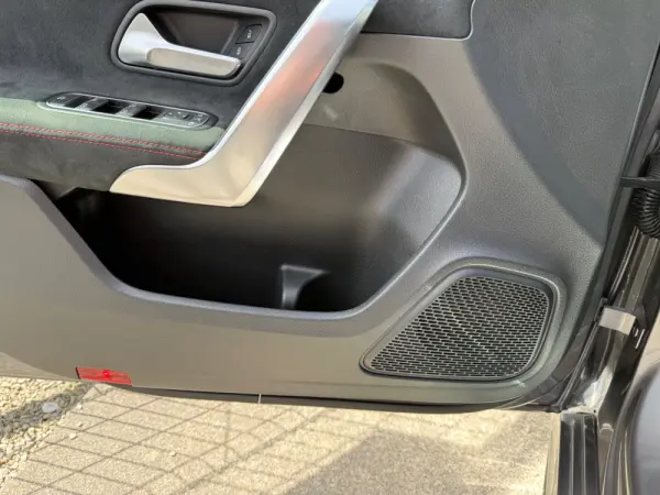 Mercedes-Benz A 180 d AMG Line Aut. 34