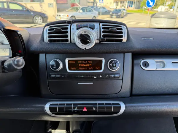 Smart ForTwo Coupé 1.0 mhd Pure 61 Softouch 14