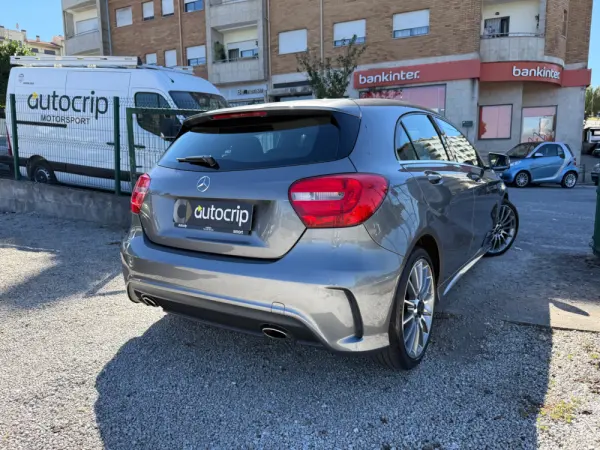 Mercedes-Benz A 180 AMG Line 52