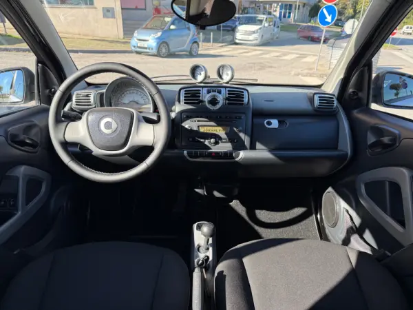 Smart ForTwo Coupé 1.0 mhd Pure 61 6