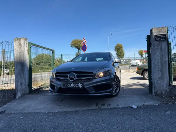 Mercedes-Benz A 180 AMG Line 1