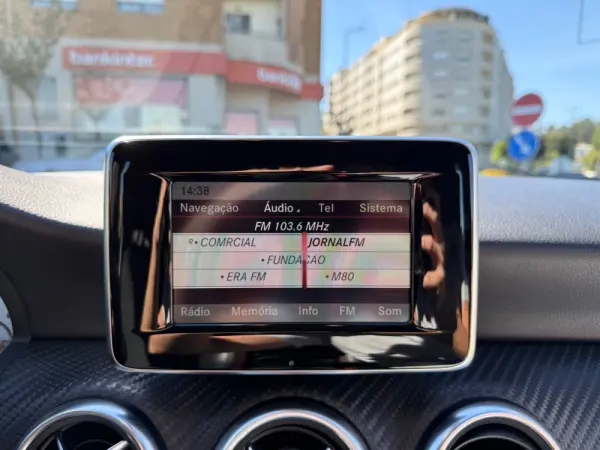 Mercedes-Benz A 180 AMG Line 14
