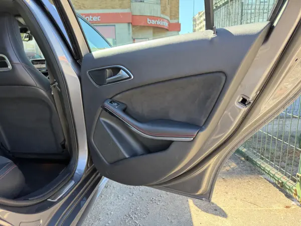 Mercedes-Benz A 180 AMG Line 50