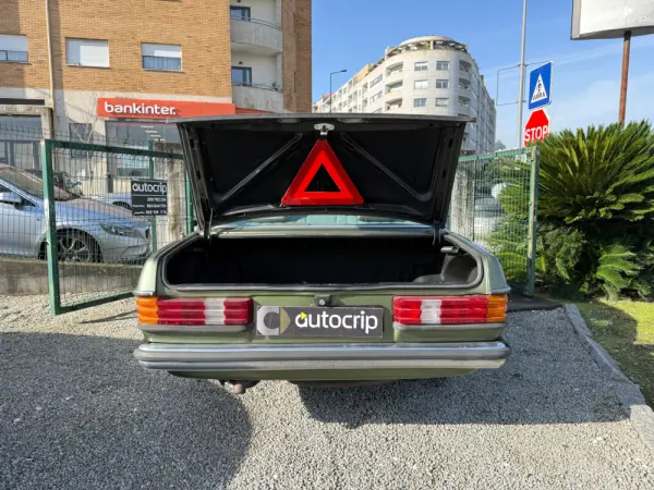 Mercedes-Benz W123 (1976-1986) 300 D 36