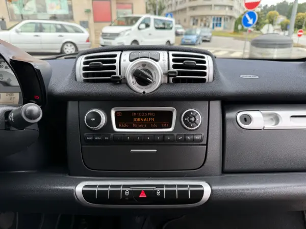 Smart ForTwo Coupé 1.0 mhd Pure 61 Softouch 14