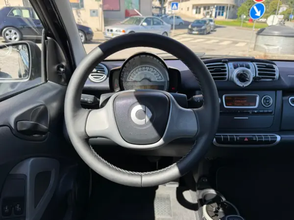 Smart ForTwo Coupé 1.0 mhd Pure 61 Softouch 8