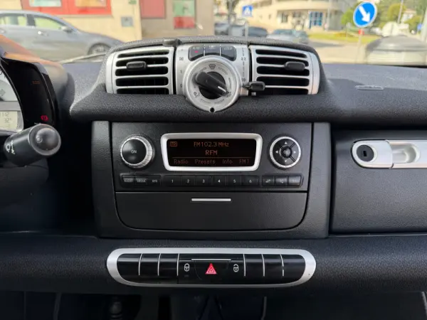 Smart ForTwo Coupé 1.0 mhd Passion 71 Softouch 14