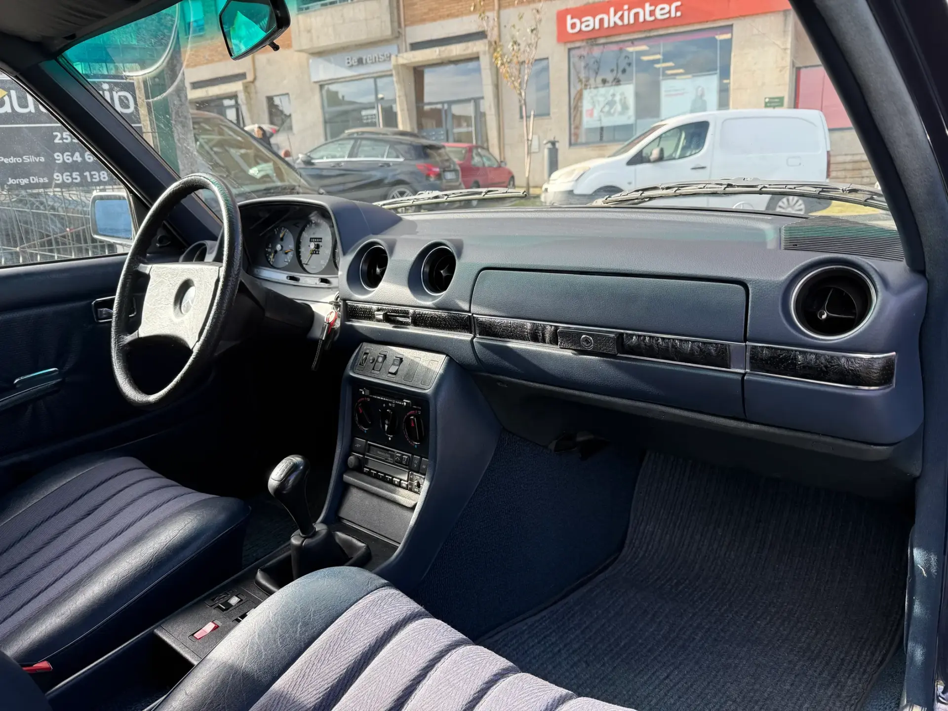 Mercedes-Benz 240 D 2.4 7