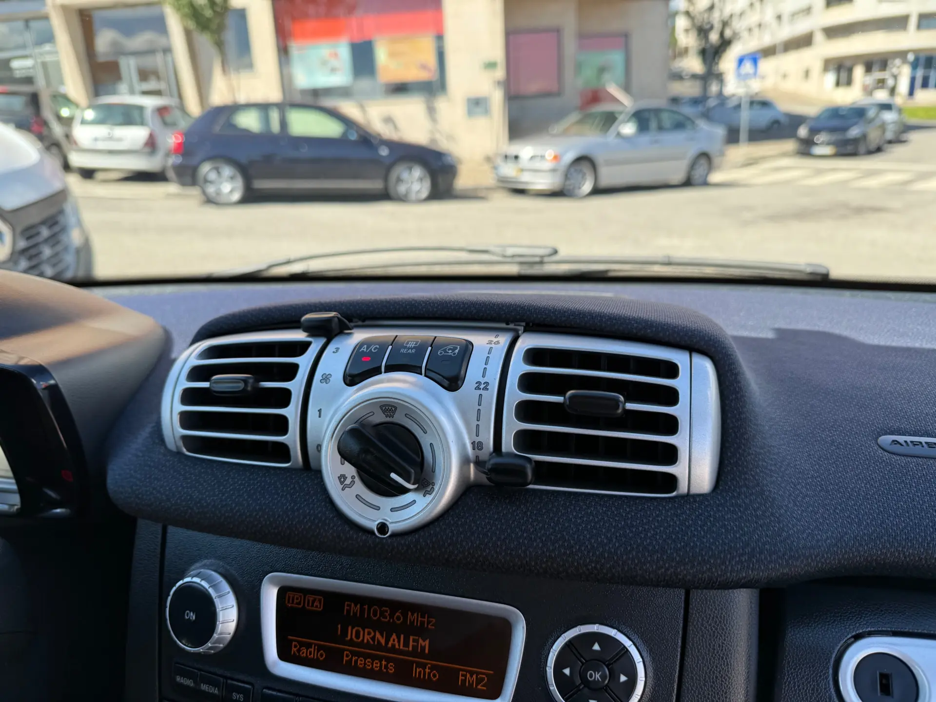 Smart ForTwo Coupé 1.0 mhd Pure 61 Softouch 13