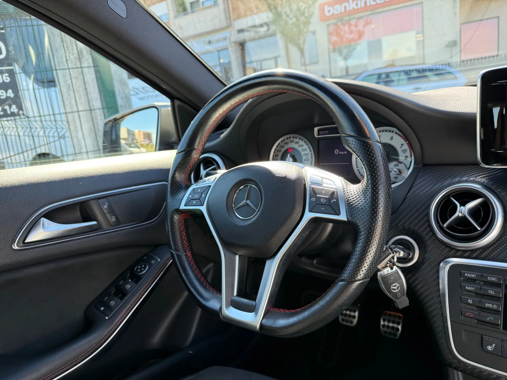 Mercedes-Benz A 180 AMG Line 11