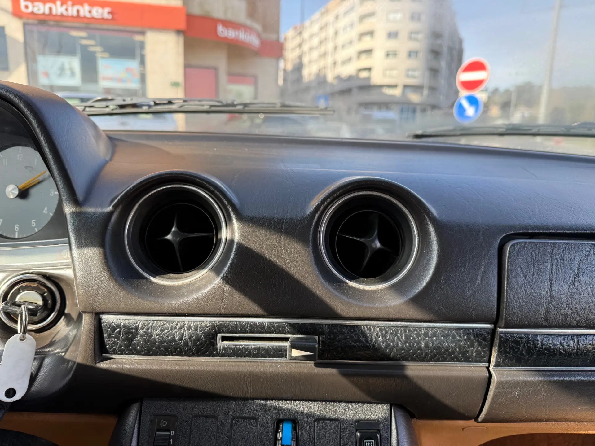 Mercedes-Benz W123 (1976-1986) 300 D 12
