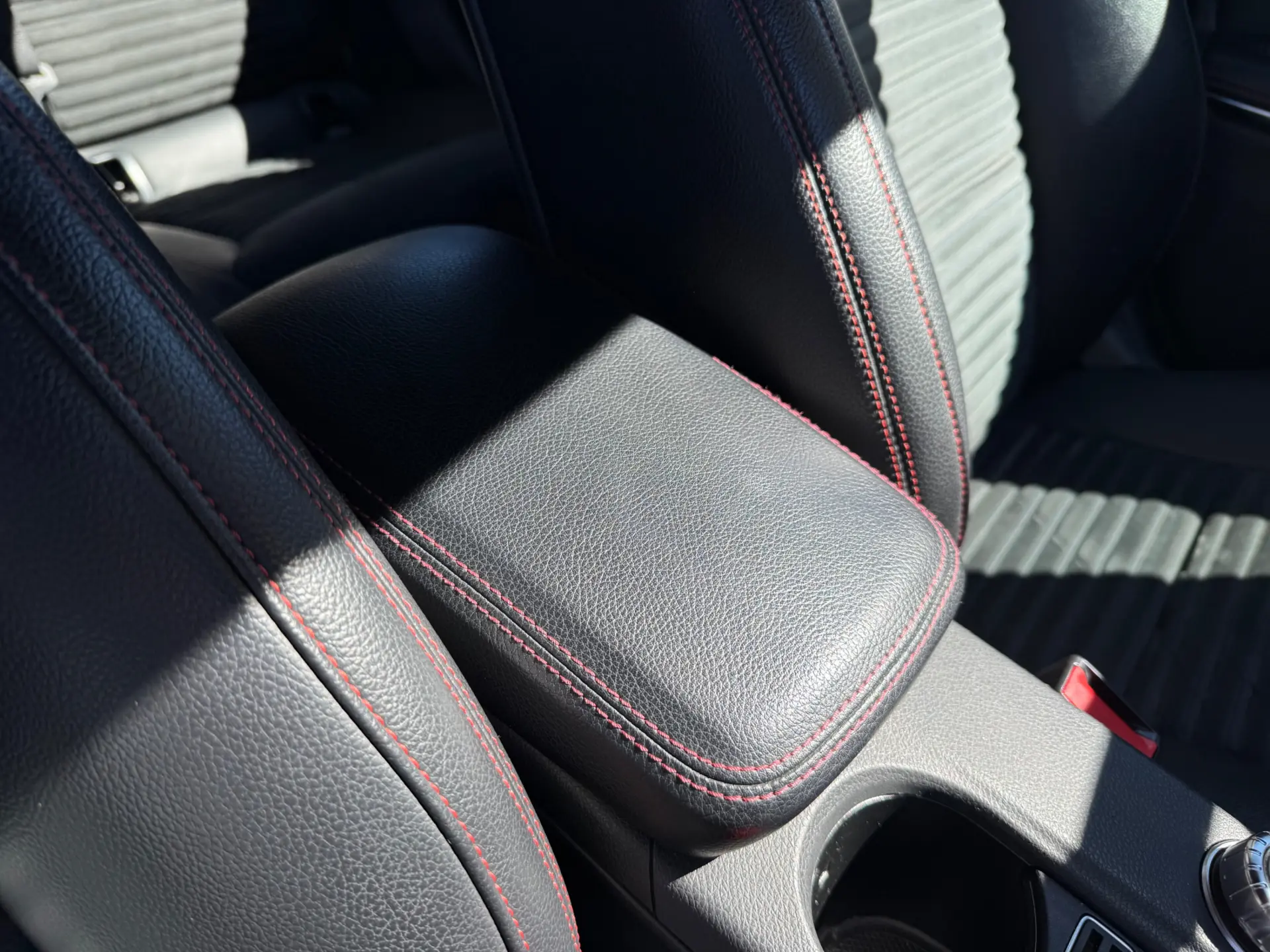 Mercedes-Benz A 180 AMG Line 37