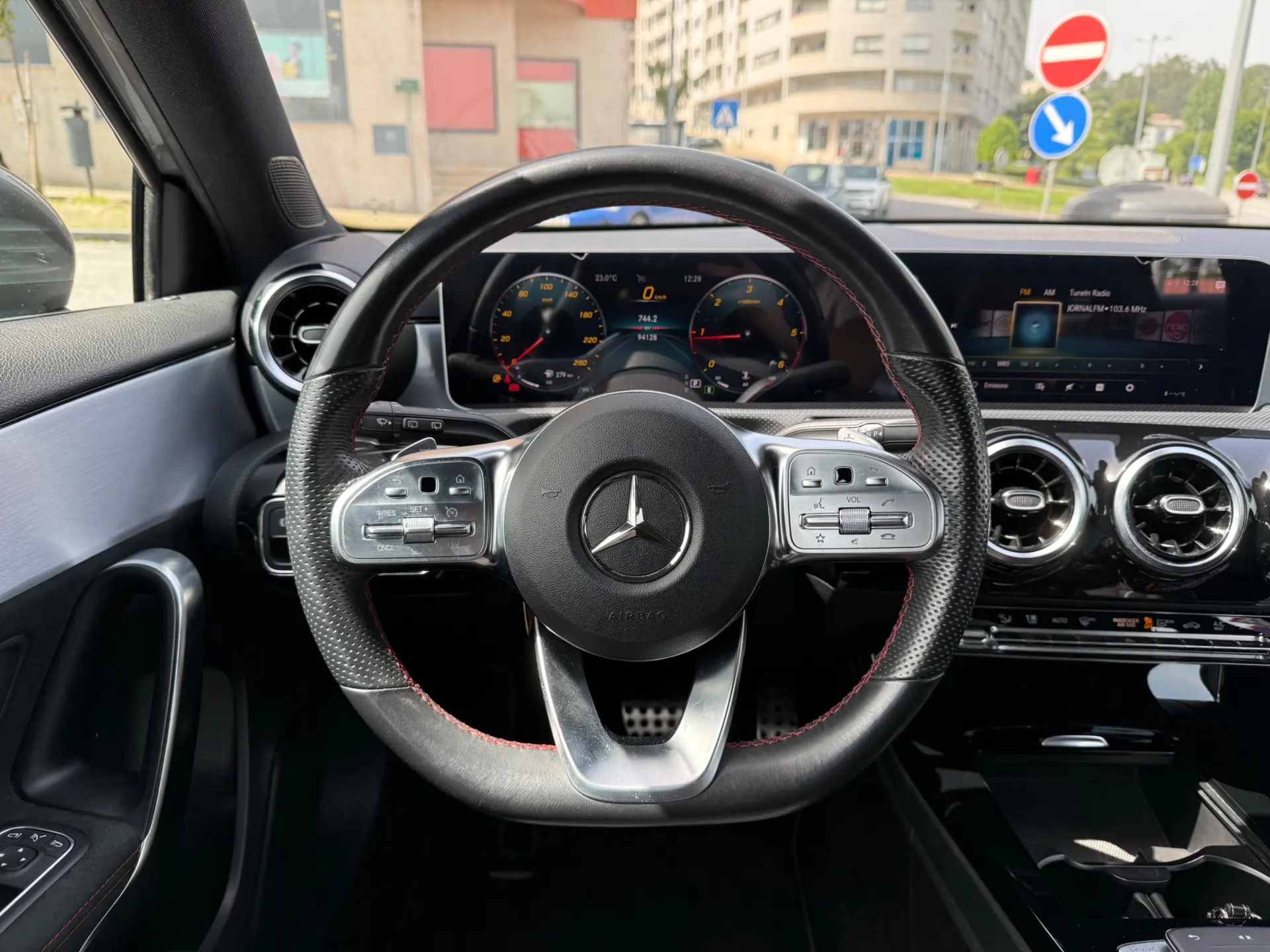 Mercedes-Benz A 180 d AMG Line Aut. 11