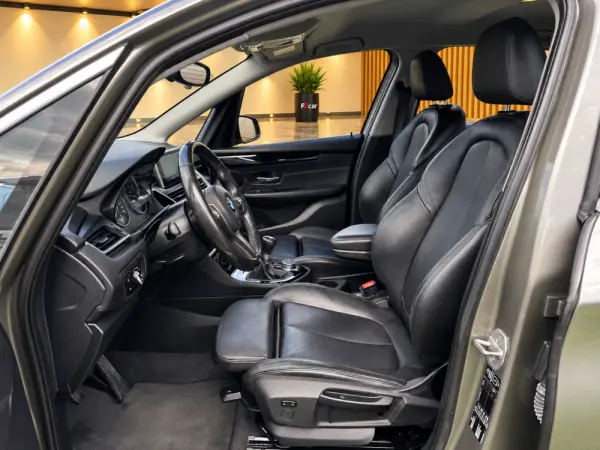 BMW 218 Active Tourer d Line Sport 5