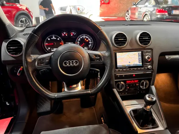 Audi A3 Cabrio 2.0 TDi S-line 19