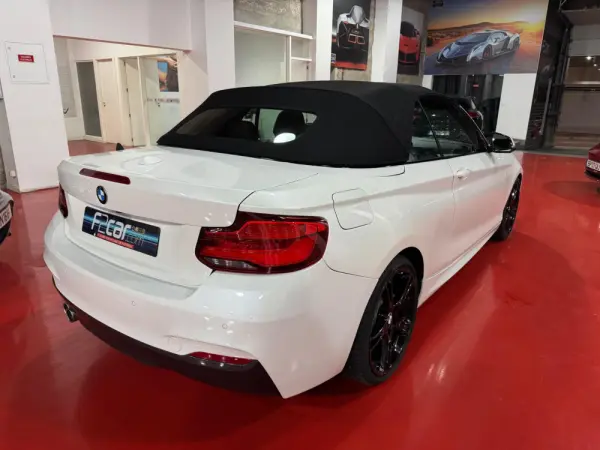 BMW 220 d Pack M Auto 11