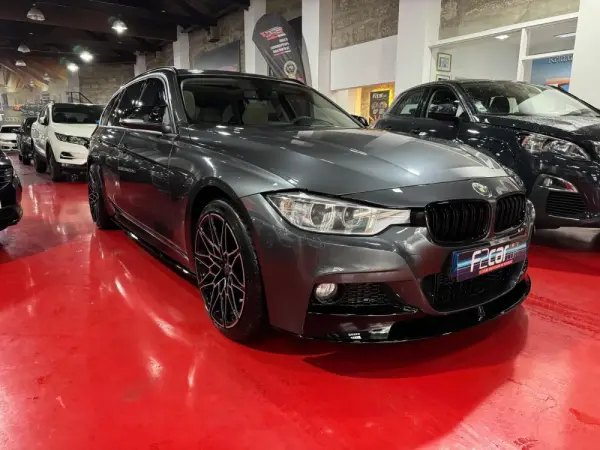 BMW 330 d xDrive Pack Desportivo M Auto 3