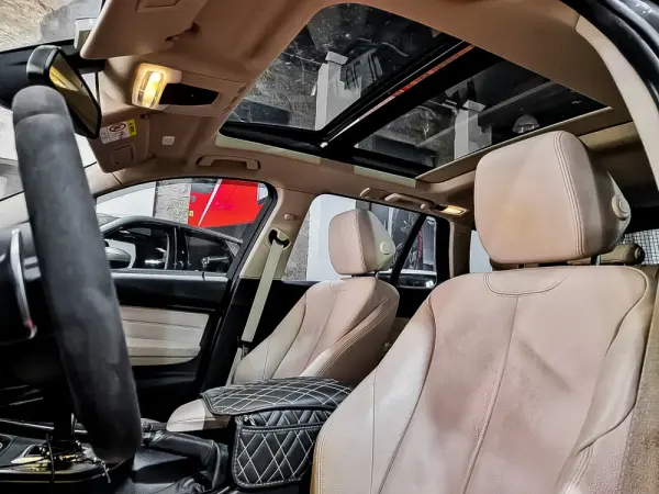 BMW 330 d xDrive Pack Desportivo M Auto 10