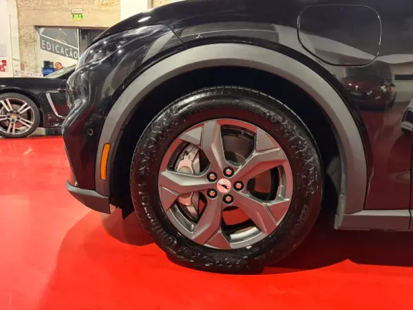 Ford Mustang Mach-E Alargada 7