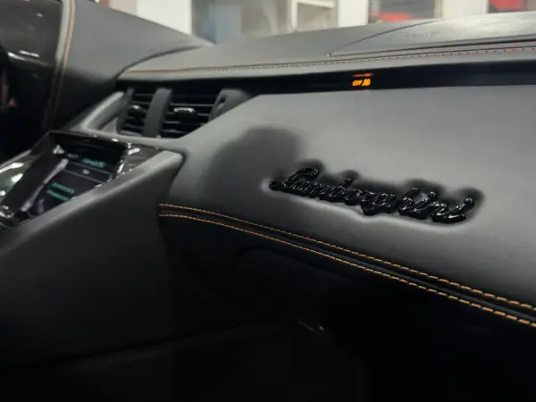 Lamborghini Aventador S 11