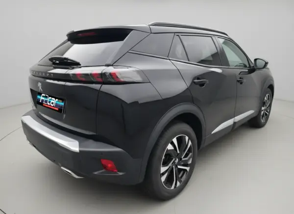 Peugeot 2008 1.2 PureTech Allure Pack 4