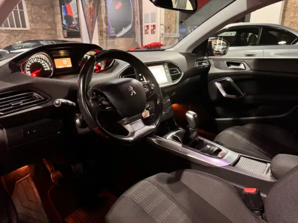 Peugeot 308 1.2 PureTech Active 8