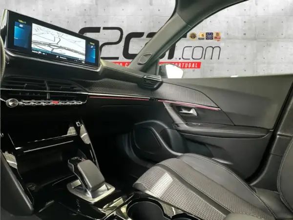 Peugeot e-2008 50 kWh GT 6