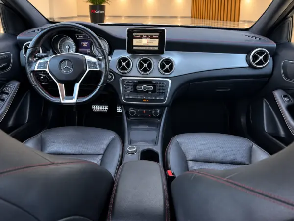 Mercedes-Benz GLA 220 d 4Matic 7G-DCT AMG Line 7
