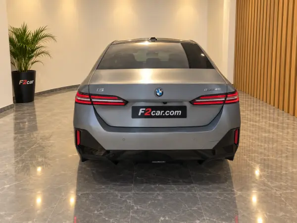 BMW i5 eDrive40 Pack Desportivo M Pro 12
