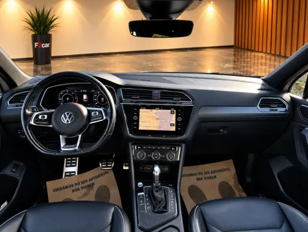 Volkswagen Tiguan 2.0 TDI SCR 4MOTION DSG R-Line 6