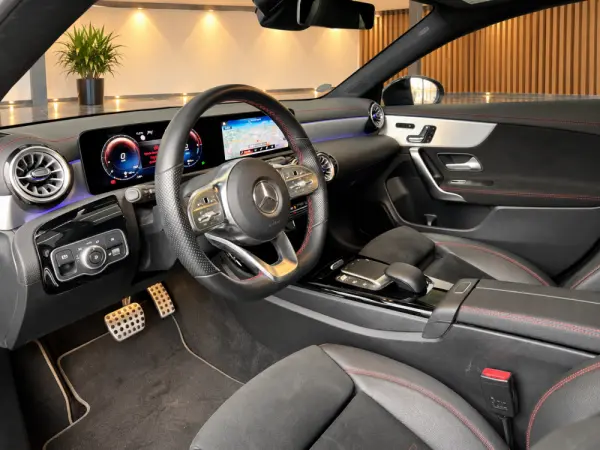 Mercedes-Benz CLA 250 e Shooting Brake AMG Line 5