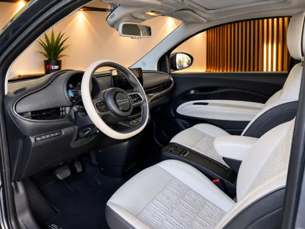 Fiat 500e La Prima 5
