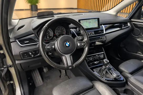 BMW 218 Active Tourer d Line Sport 6