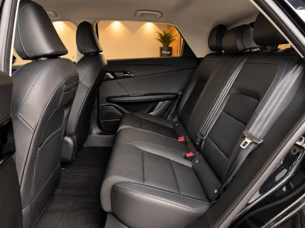 MG MG4 64 kWh Luxury 8