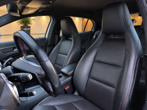 Mercedes-Benz GLA 220 d 4Matic 7G-DCT AMG Line 6